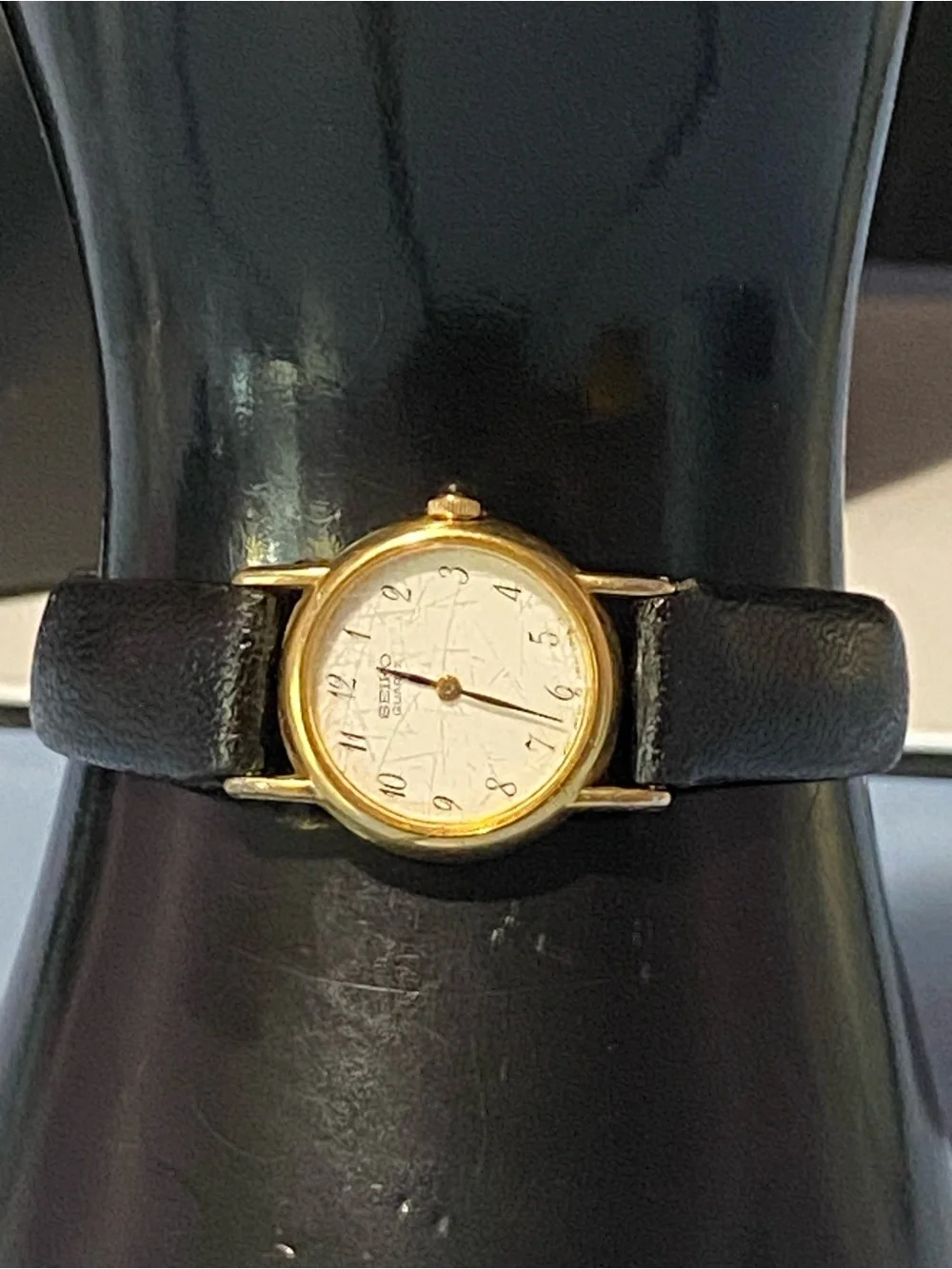 Seiko Women’s Vintage Quartz Watch Analog Black Leather Band